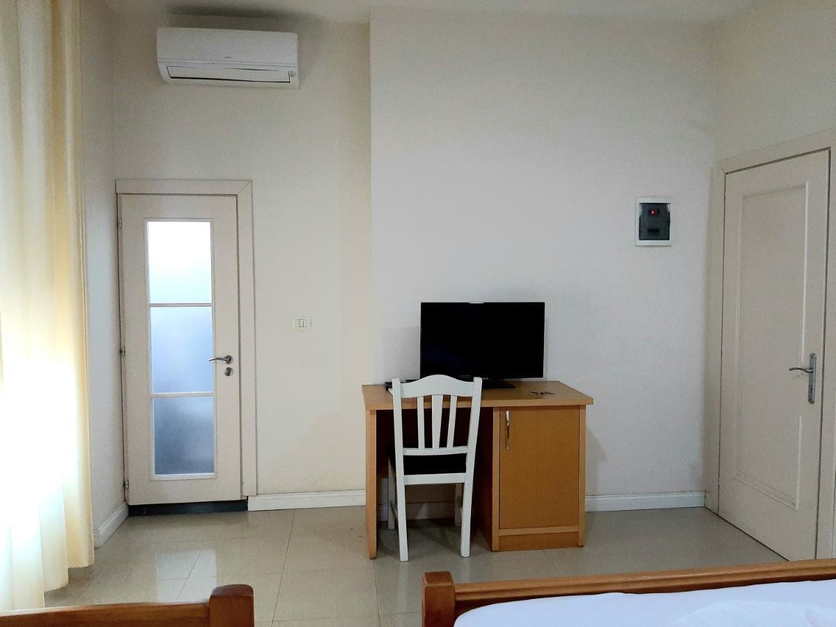 Hotel Vila Giorgio Shkodër Екстериор снимка