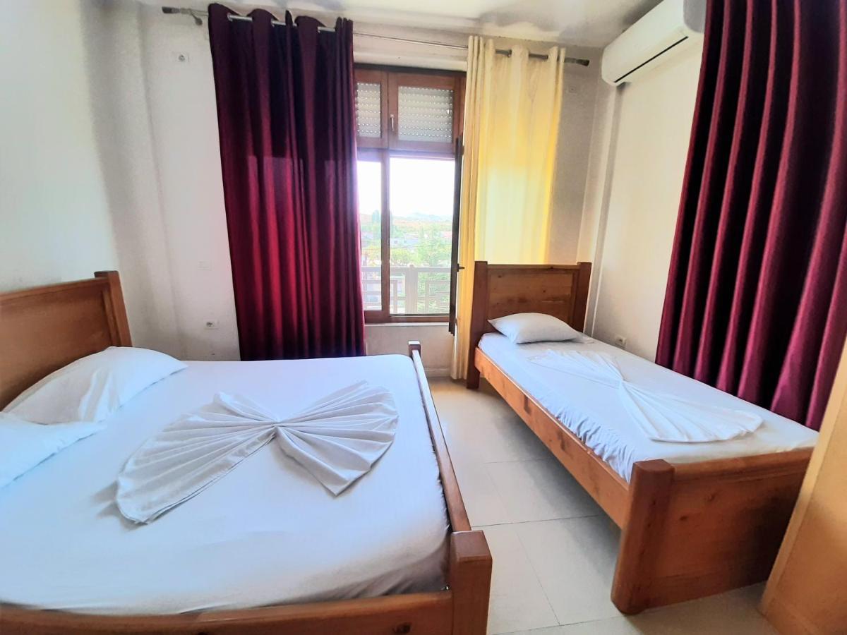 Hotel Vila Giorgio Shkodër Екстериор снимка