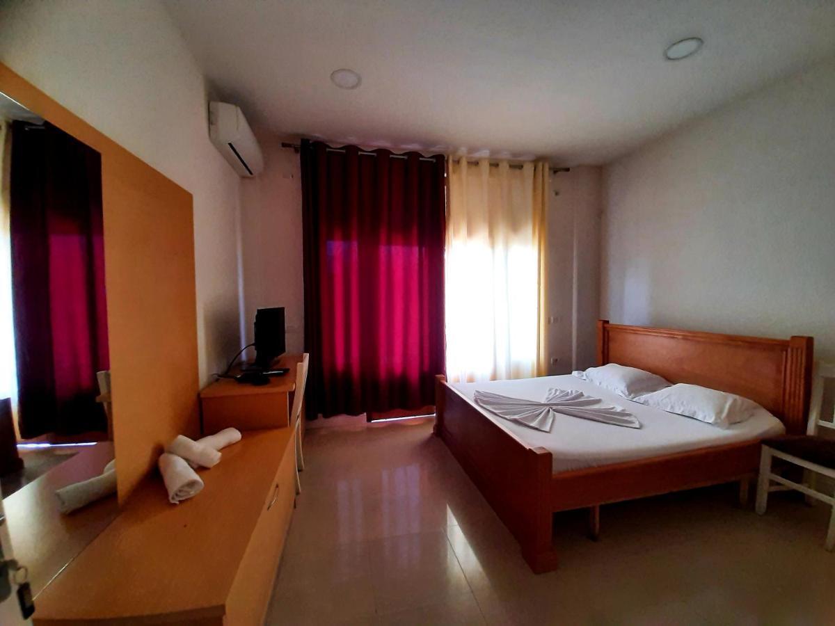 Hotel Vila Giorgio Shkodër Екстериор снимка