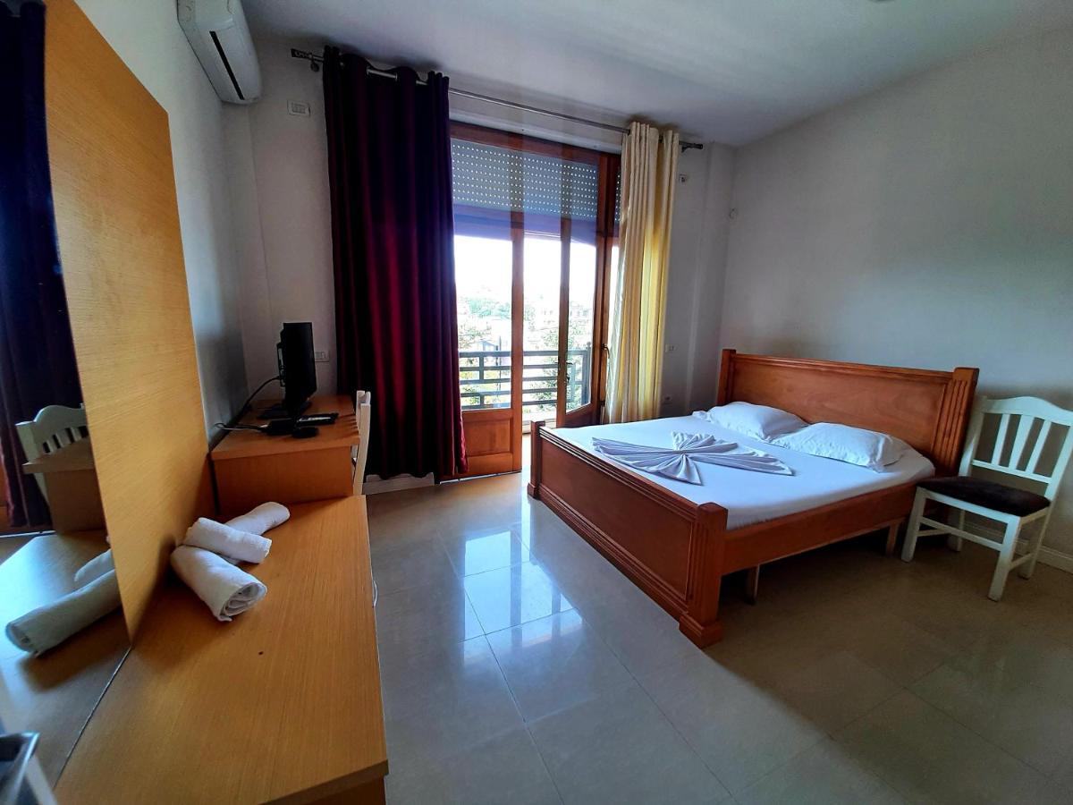 Hotel Vila Giorgio Shkodër Екстериор снимка