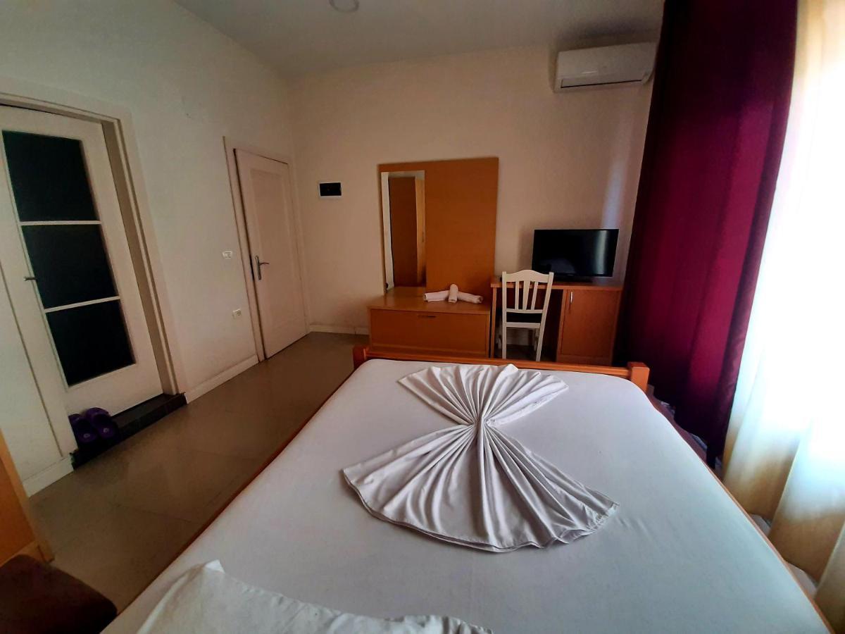 Hotel Vila Giorgio Shkodër Екстериор снимка