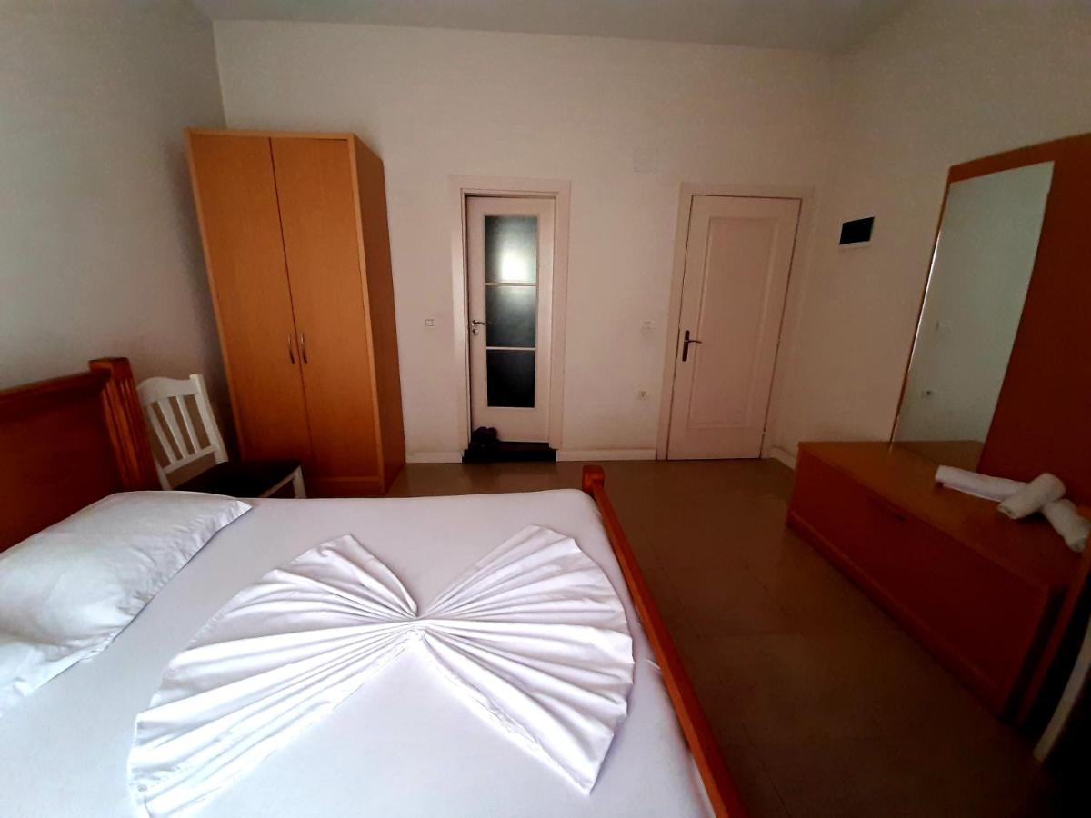 Hotel Vila Giorgio Shkodër Екстериор снимка