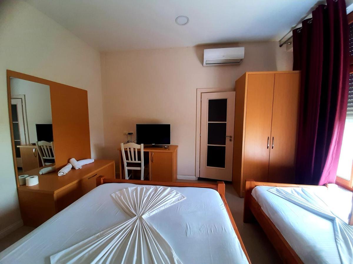 Hotel Vila Giorgio Shkodër Екстериор снимка