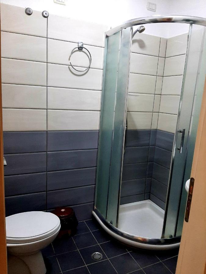 Hotel Vila Giorgio Shkodër Екстериор снимка