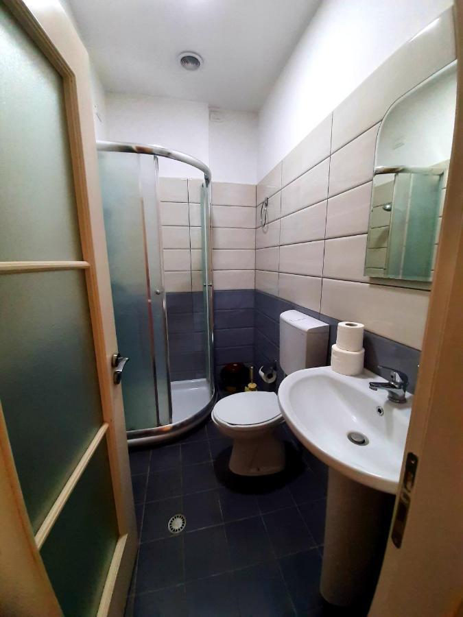 Hotel Vila Giorgio Shkodër Екстериор снимка