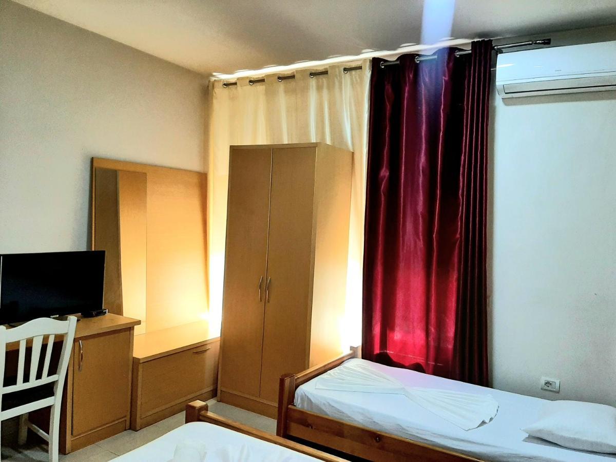 Hotel Vila Giorgio Shkodër Екстериор снимка