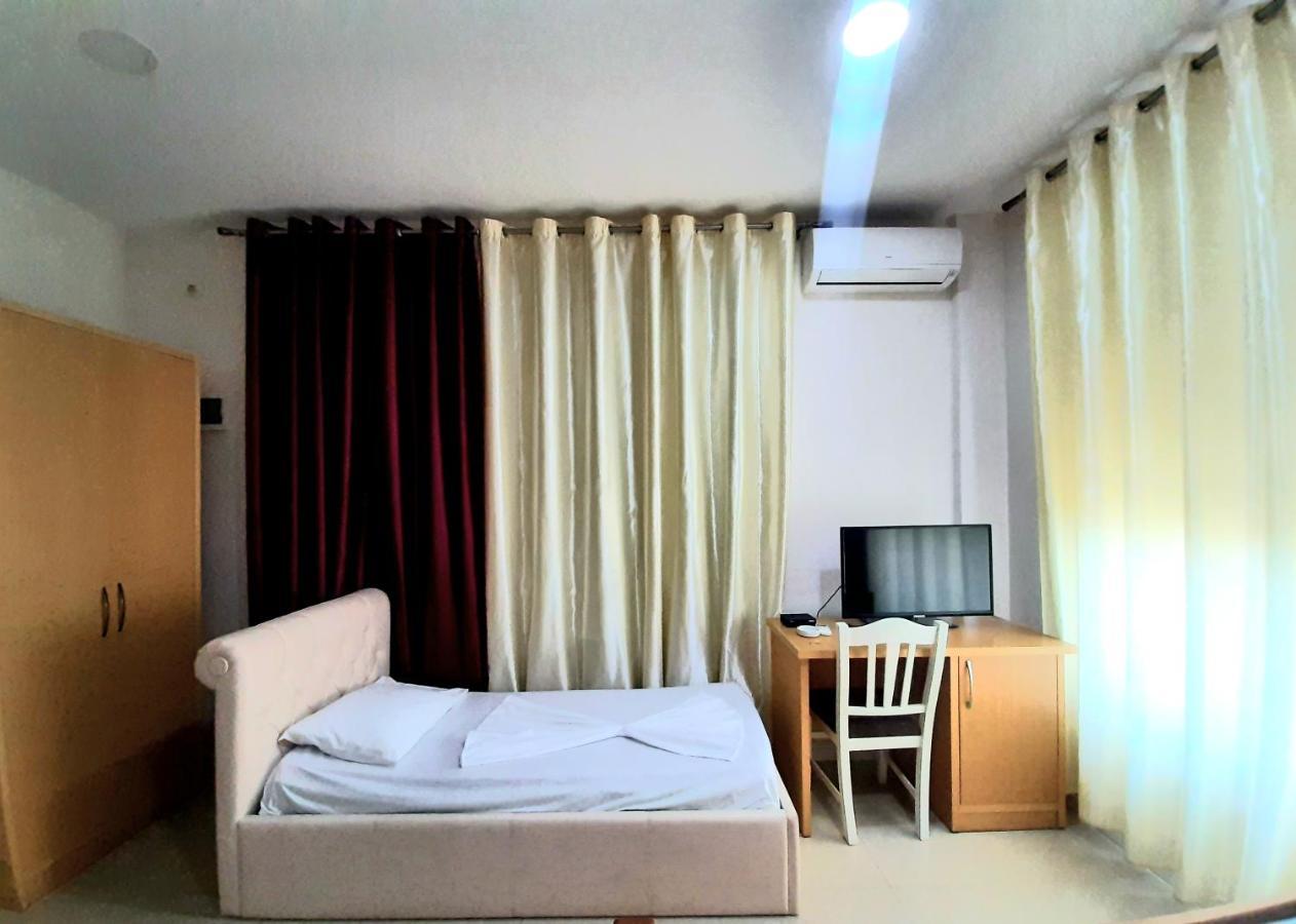 Hotel Vila Giorgio Shkodër Екстериор снимка