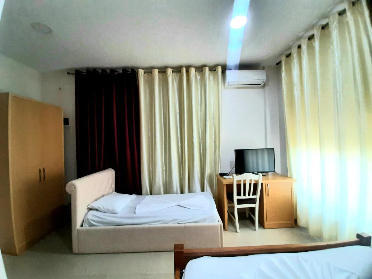 Hotel Vila Giorgio Shkodër Екстериор снимка