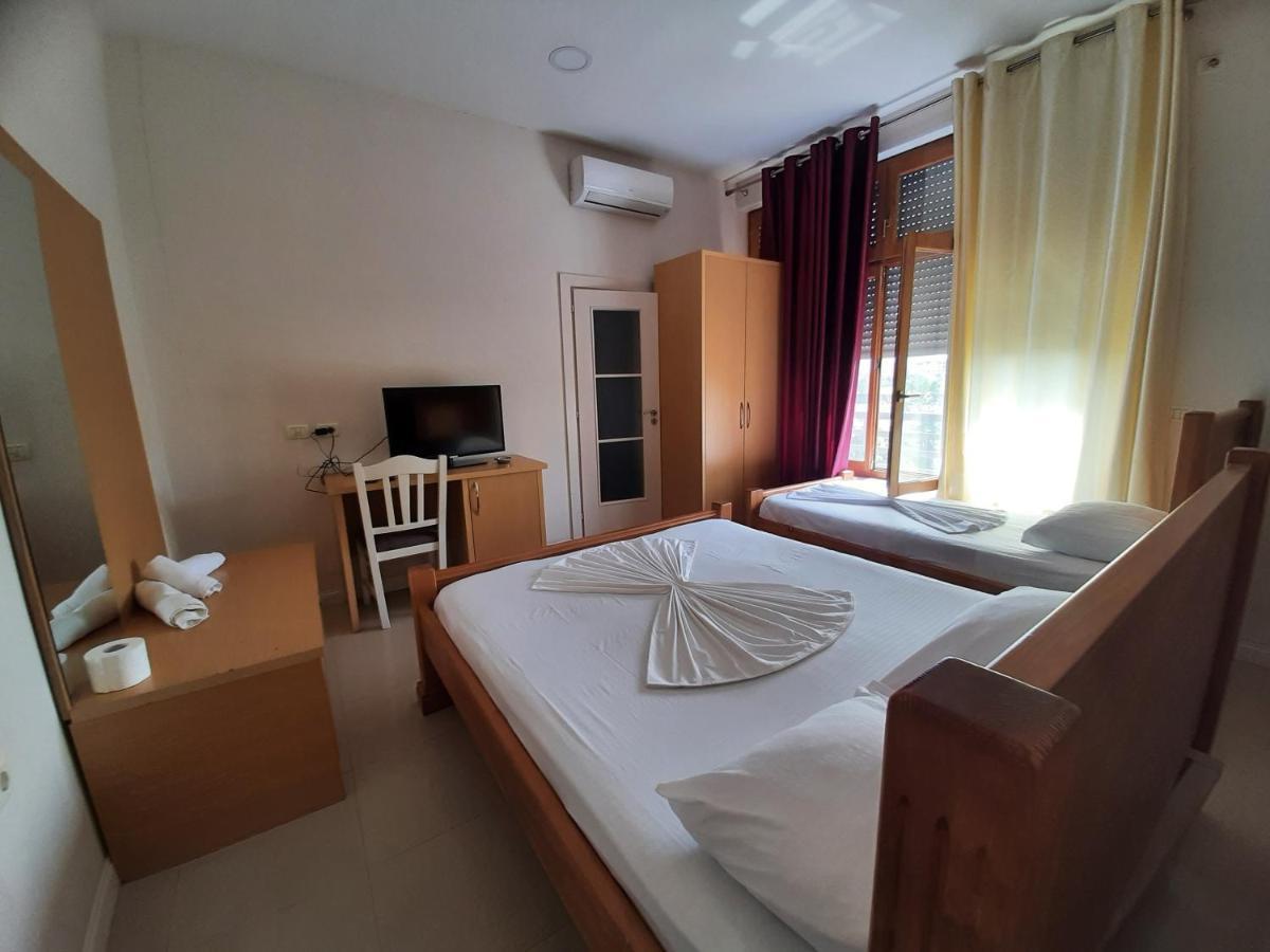 Hotel Vila Giorgio Shkodër Екстериор снимка