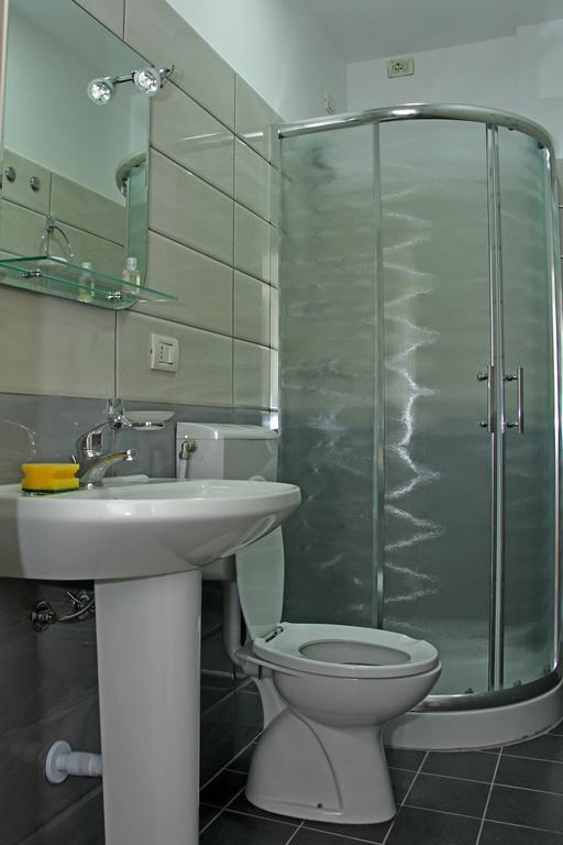 Hotel Vila Giorgio Shkodër Екстериор снимка